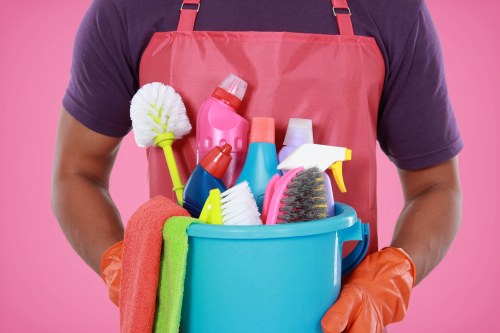 Professional move out cleaning service in a KT2 home kitchen